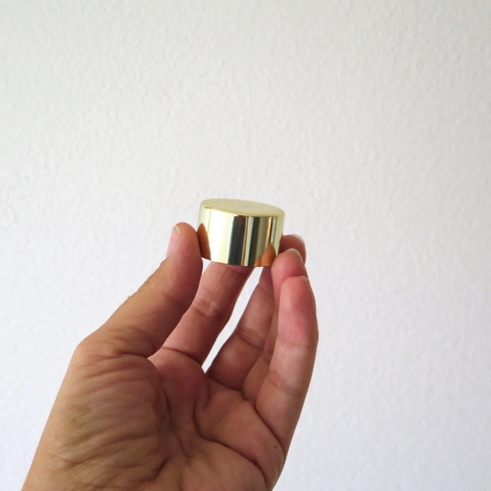 Sklenená fľaša 0,5l zlatý uzáver